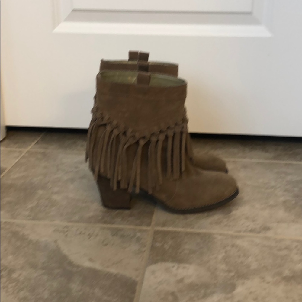 Sbiccoa vintage collection fringe  booties
